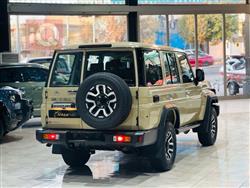 تۆیۆتا لاند کرۆزەر 76